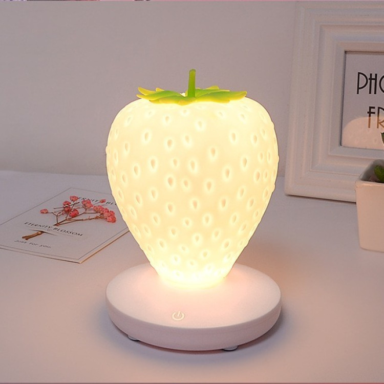 Силиконовый LED светильник-ночник "Клубника", 3 цвета