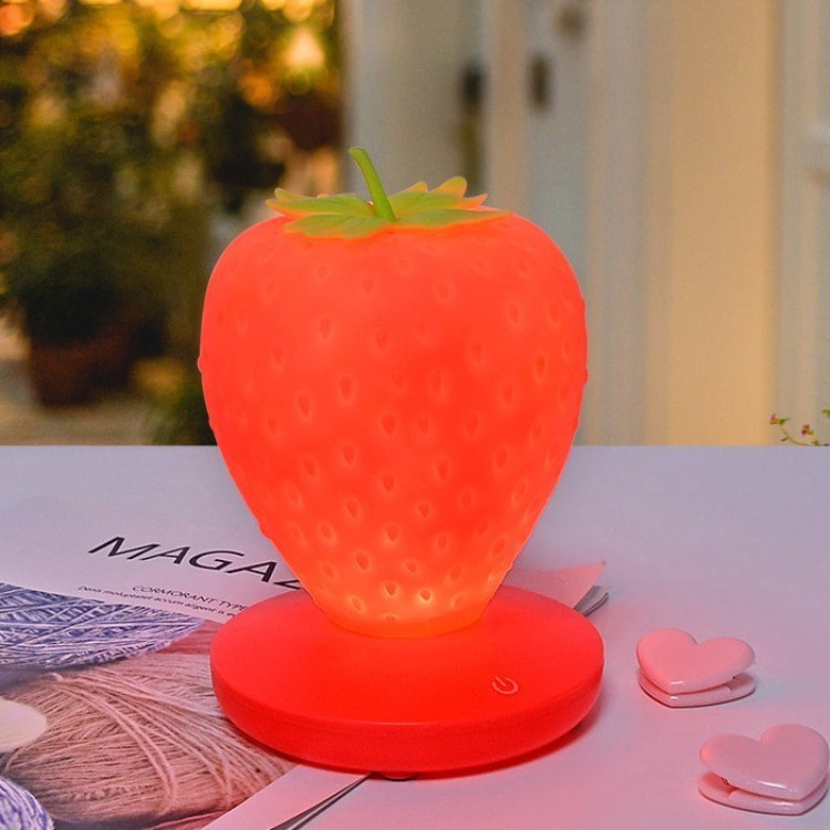 Силиконовый LED светильник-ночник "Клубника", 3 цвета