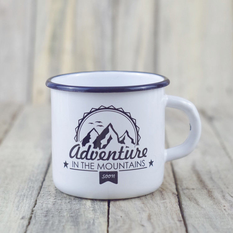 Емальована чашка з принтом "Adventure in the mountains"