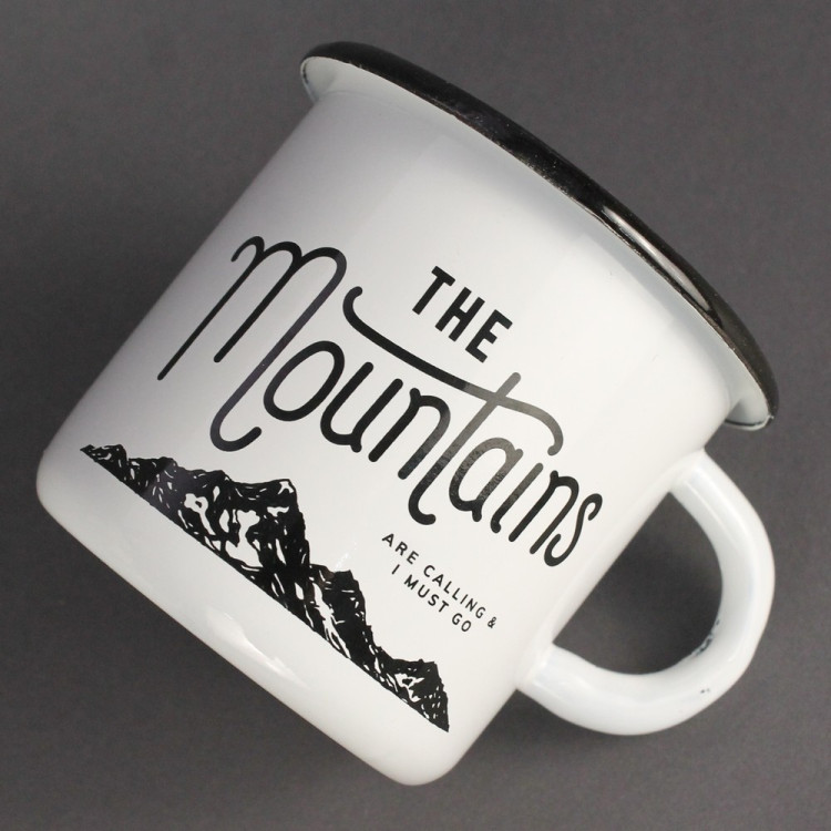 Емальована чашка з принтом "The mountains" біла