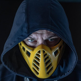 Маска Скорпиона из игры Mortal Kombat 11
