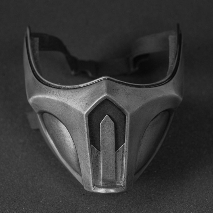 Маска Скорпіона Захисник Харумі з гри Mortal Kombat 11 сірого кольору
