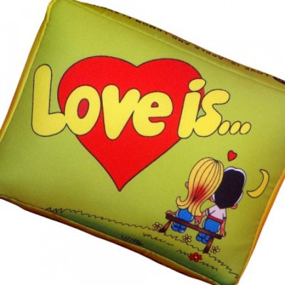Подушка "Love is…"-foto3