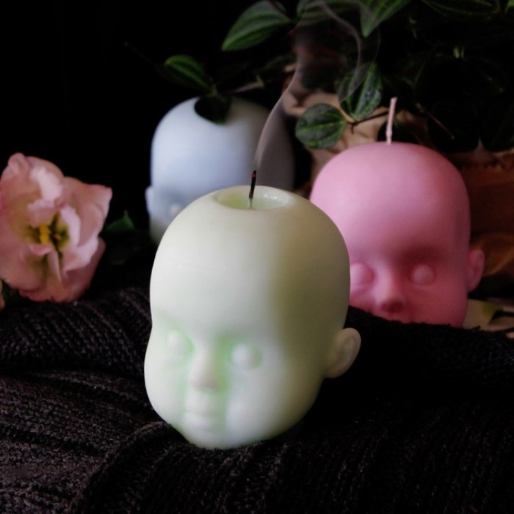 Свеча "Dollhead"