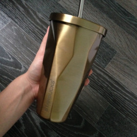 Стакан Starbucks с крышкой и трубочкой (золото)